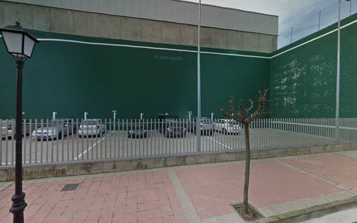 Fotografia tomada fuera de Fronton alberite - Pista de tenis en Alberite, La Rioja