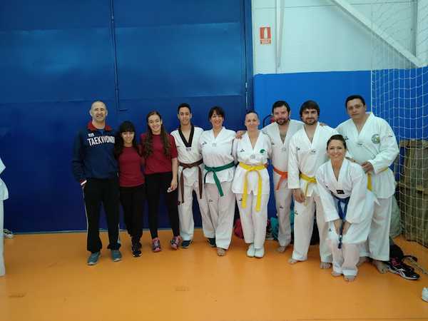 Fotografia tomada fuera de Polideportivo Municipal - Gym en Las Ventas de Retamosa, Toledo