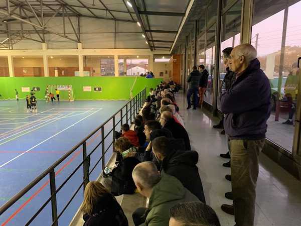 Fotografia tomada fuera de Polideportivo municipal (grupo escolar) - Sports complex en Padrón, A Coruña