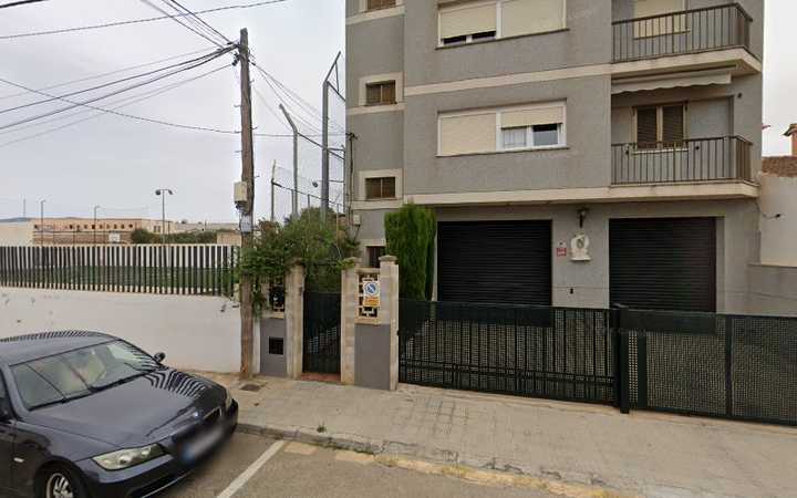Fotografia tomada fuera de Camp Municipal Cas Capità - Polideportivo en Marratxinet, Baleares
