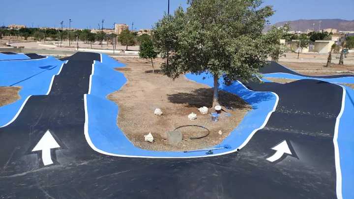 Fotografia tomada fuera de Pumptrack El Ejido - Circuito de BMX en El Ejido, Almería