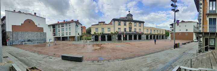 Fotografia tomada fuera de Errebote Plaza - Parque deportivo en Villabona, Guipúzcoa