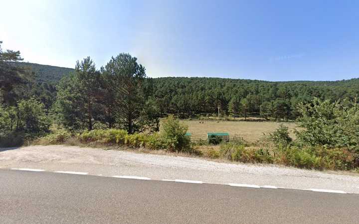 Fotografia tomada fuera de Campo de fútbol - Campo de fútbol en Regumiel de la Sierra, Burgos