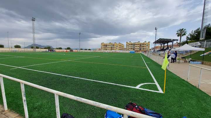 Fotografia tomada fuera de Polideportivo Juan Carlos I - Instalaciones deportivas en Algorfa, Alicante