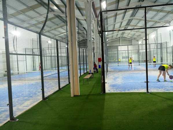 Fotografia tomada fuera de Play Padel Indoor - Club de pádel en ES, Castellón