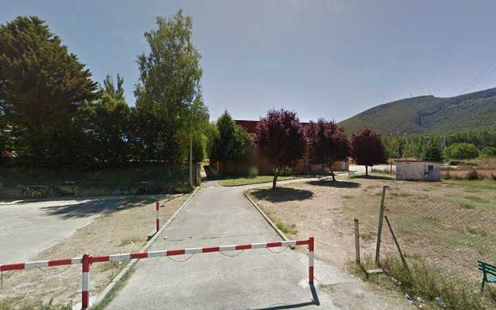 Fotografia tomada fuera de Polideportivo - Club deportivo en Trespaderne, Burgos