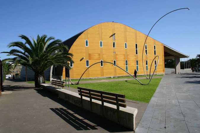 Fotografia tomada fuera de Complejo Deportivo San Benito - Centro deportivo en La Laguna, Santa Cruz de Tenerife