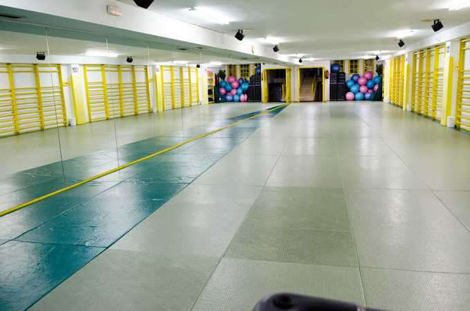 Fotografia tomada fuera de Gimnasio Marbel SC - Gimnasio en Ourense, Orense