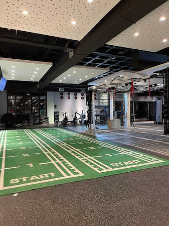 Fotografia tomada fuera de Gimnasio VivaGym Sevilla Este - Centro deportivo en Sevilla, Sevilla