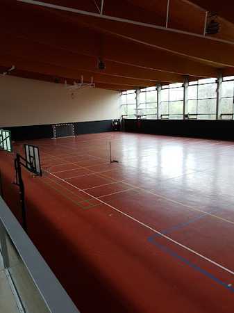 Fotografia tomada fuera de Polideportivo Majalastablas - Polideportivo en Los Molinos, Madrid