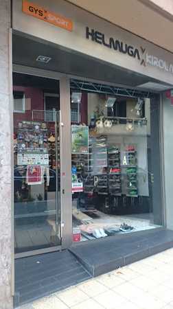 Fotografia tomada fuera de Helmuga Kirolak - Tienda de deportes en Zarautz, Guipúzcoa