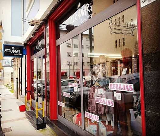 Fotografia tomada fuera de Miramar las Vegas - Tienda de ropa en Navia, Asturias