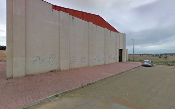 Fotografia tomada fuera de Pabellón Municipal de Deportes - Escuela deportiva en Solana de los Barros, Badajoz