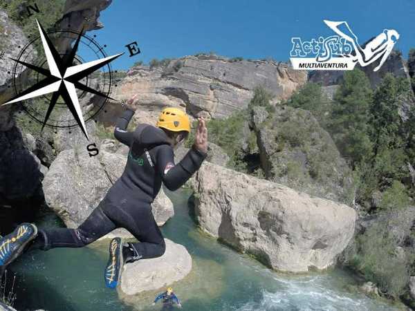 Fotografia tomada fuera de - Centro de deportes de aventura en Villalba, Cuenca