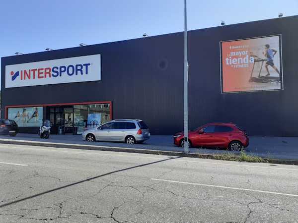 Fotografia tomada fuera de   I Intersport - Tienda de material deportivo en Pontevedra, Pontevedra